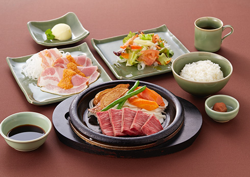 9階〈三田屋本店 レストラン〉黒毛和牛モモステーキコース