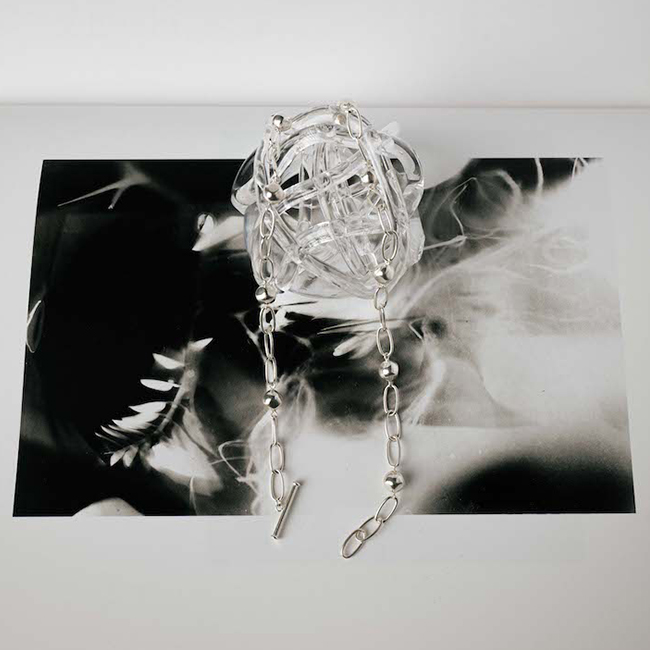 UNEVEN BALL NECKLACE
