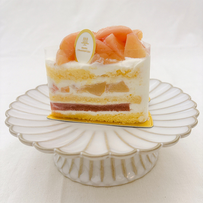 ごろっと桃のプレミアムショートケーキ