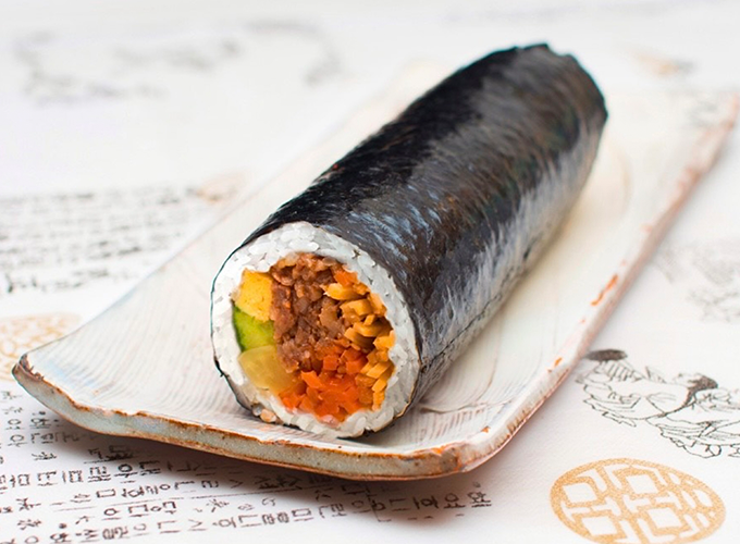 〈カンナムデリ〉