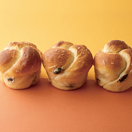 アフタヌーンティー・ベイカリー 黒豆かのこの塩バターパン