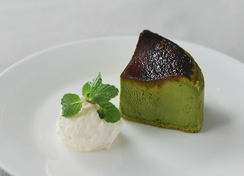 〈カフェグランシェ〉抹茶バスクチーズケーキ