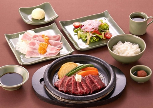 9階〈三田屋本店 レストラン〉黒毛和牛 ステーキコース