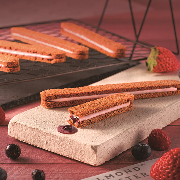 アーモンドマイスタークワトロベリー3個入