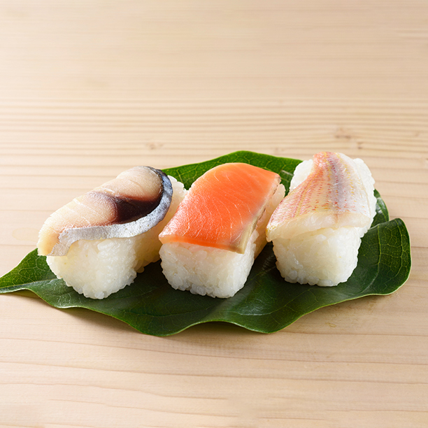 柿の葉すし 鯖・鮭・鯛