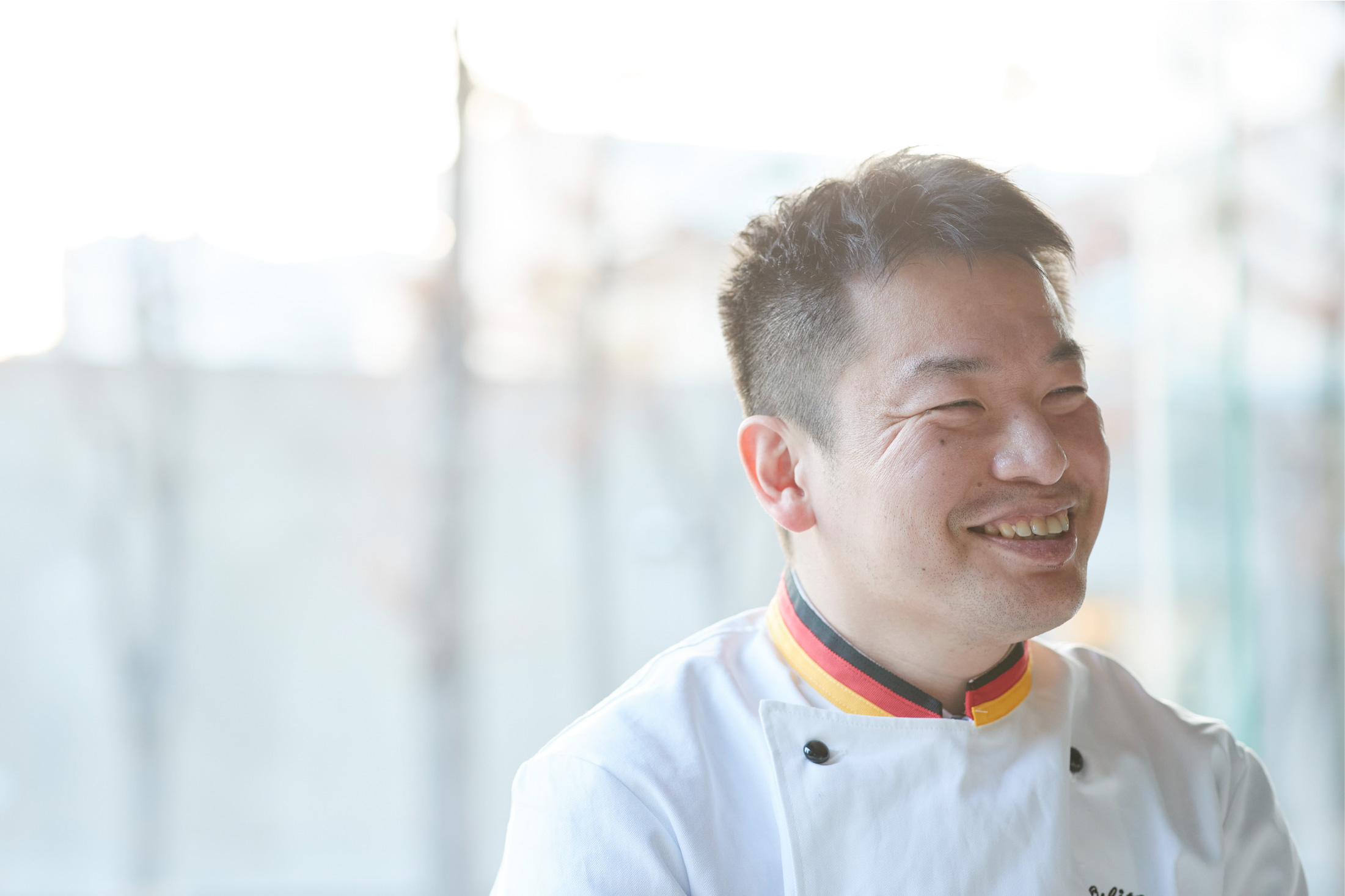 ドイツの国家資格、製菓マイスターを持つ尾下学さん(ユーハイム本社購買部係長)
