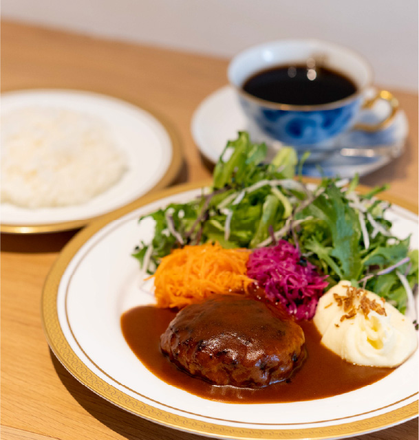 カフェレストラン〈丸福珈琲店 ザ・パーラー〉