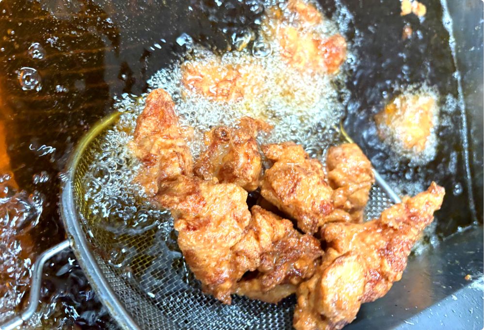 道の駅丹後王国「食のみやこ」「〈KUIYA〉航空自衛隊 空上げ」