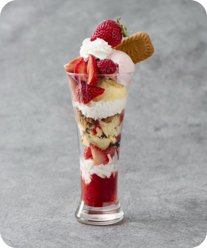 〈Rooftop terrace CIELO by il cipresso〉いちごパフェ