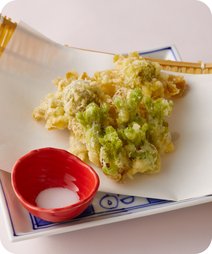 〈炭焼 うな富⼠〉⼭菜天ぷら盛り合わせ