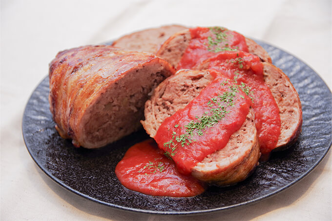 豚バラ巻ミートローフ