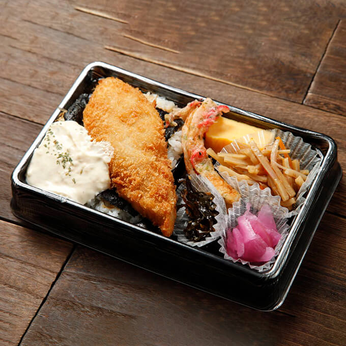 白身フライの燻製タルタル弁当