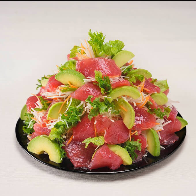 マグロとアボカドのサラダ