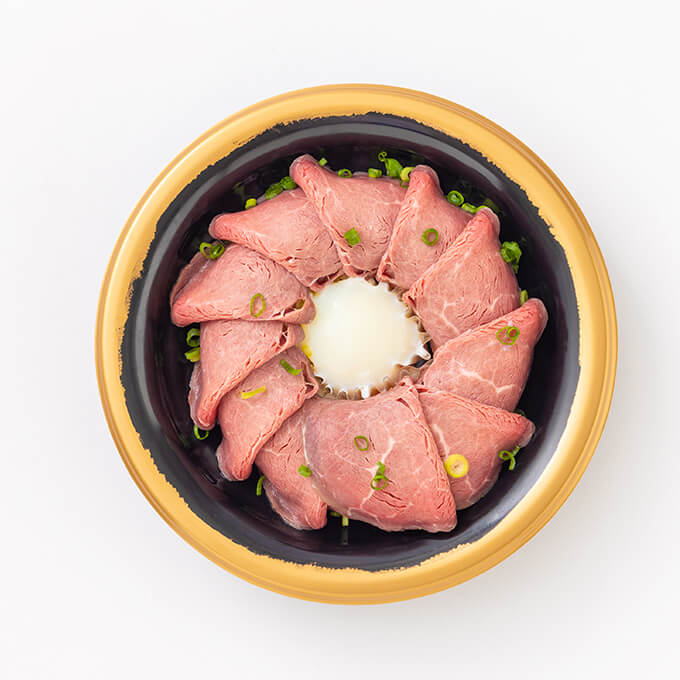 半熟卵のローストビーフ丼