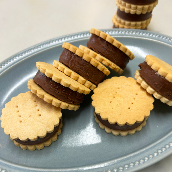 生チョコクッキーサンド
