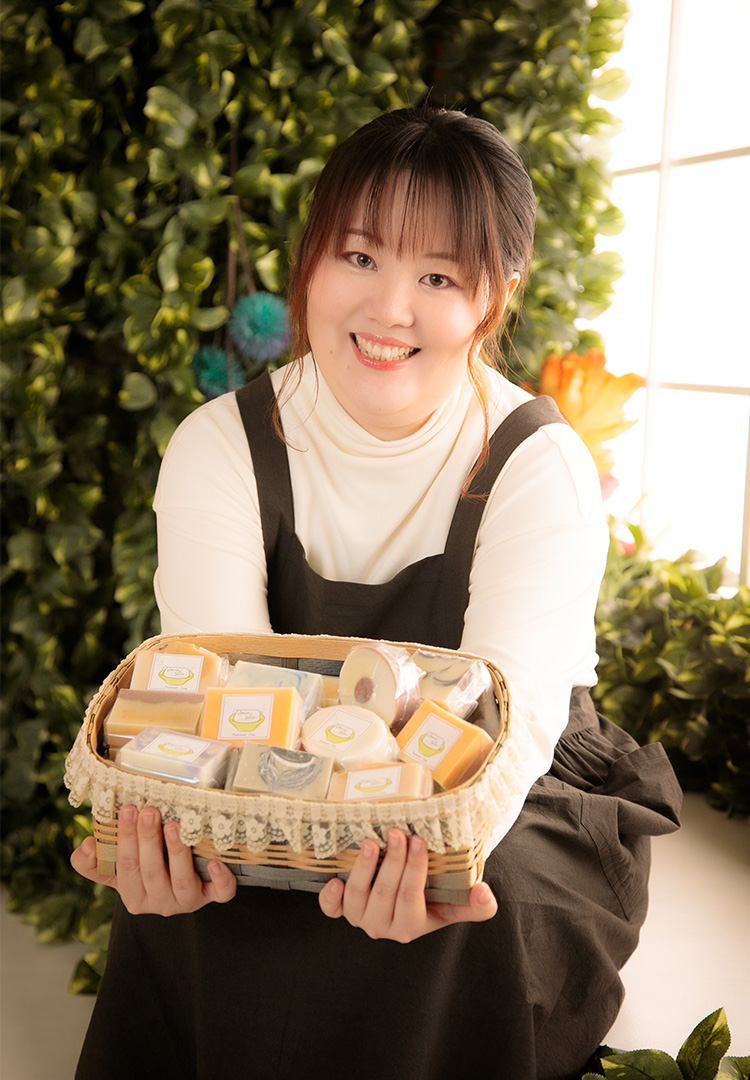 最大15%OFFクーポン 仕立て屋さんのハンドメイドぬいぐるみ 怠慢 山葡萄のお花付き その他