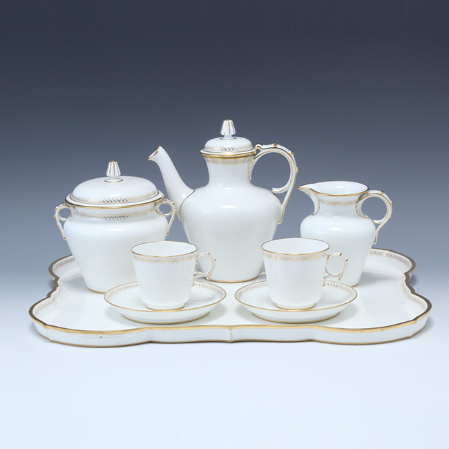 『白磁金彩2人用コーヒーサービス』