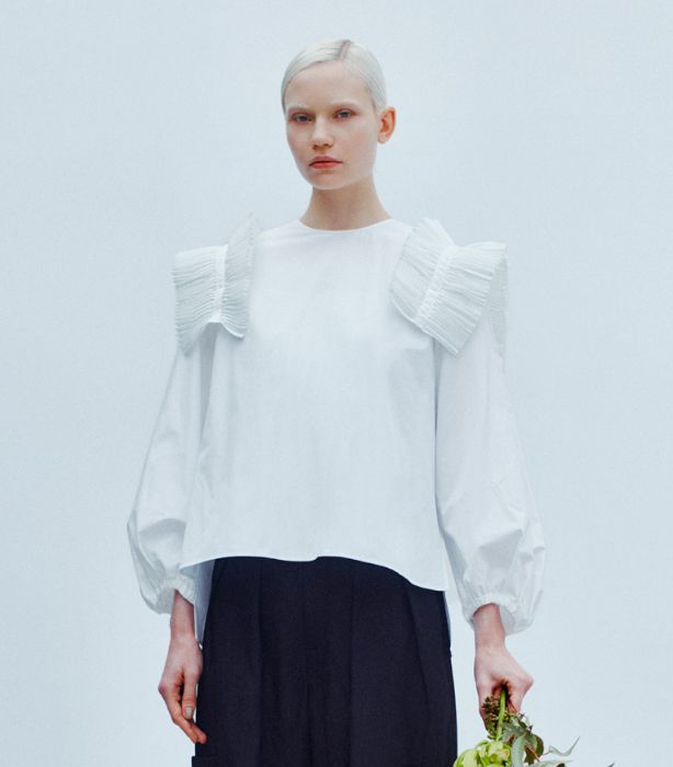 アドーア クレストプリーツタイプライターブラウス