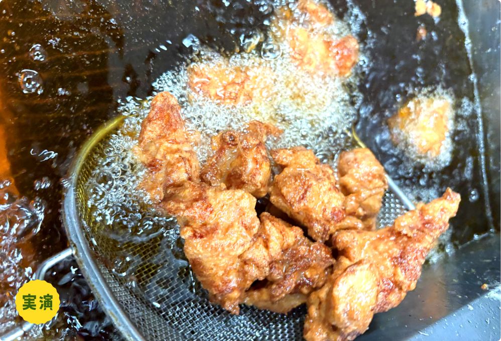 道の駅丹後王国「食のみやこ」「〈KUIYA〉航空自衛隊 空上げ」