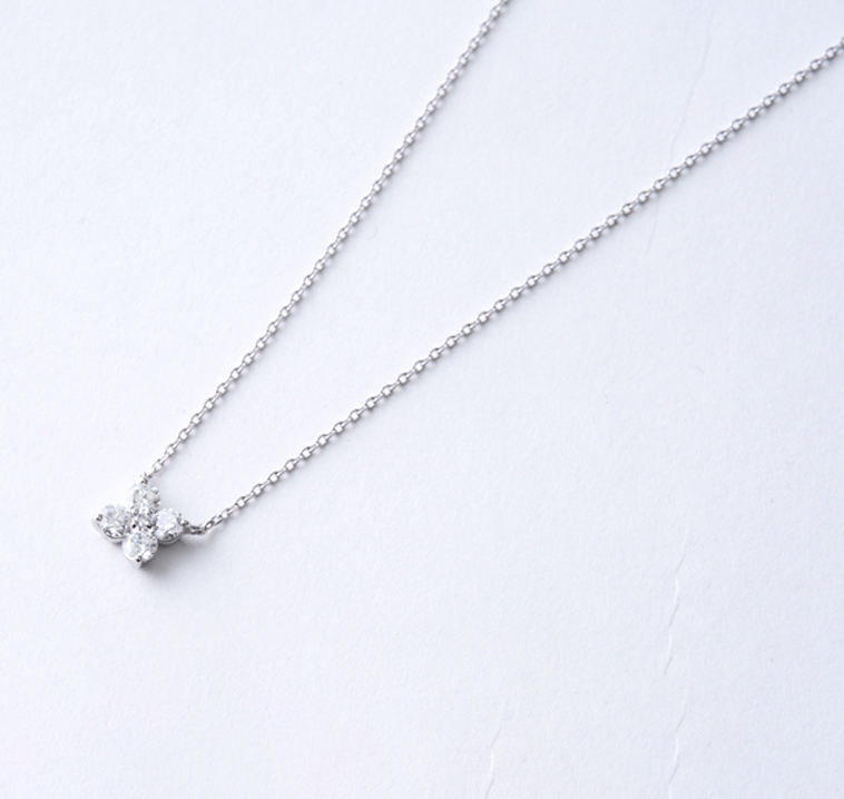 〈ヴァンドーム青山〉プラチナダイヤモンドカローラ ネックレス