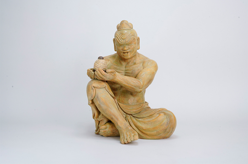 「オフの日（モンブランを楽しむ仁王像）」