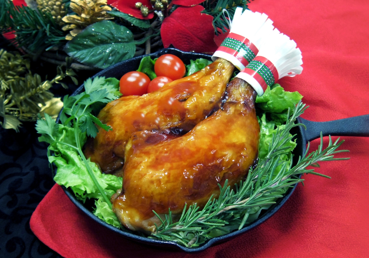 ＜ 千駄木腰塚 ＞特製たれのローストチキンレッグ