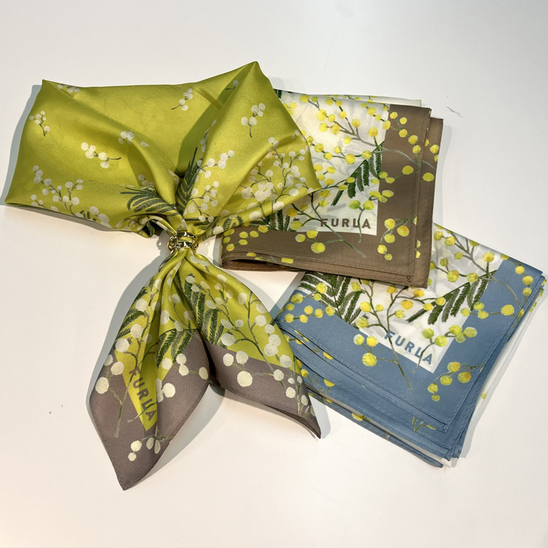 〈フルラ〉シルクスカーフ〈ルナルーチェ〉スカーフリング