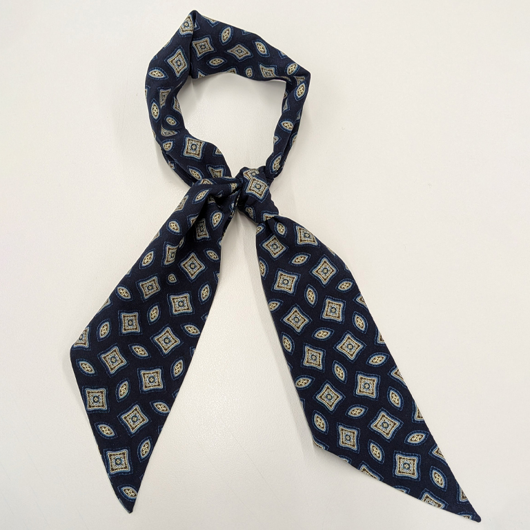 〈WIC DESIGN〉ネッカチーフ「CREPE DE CHINE(クレープデシン)」