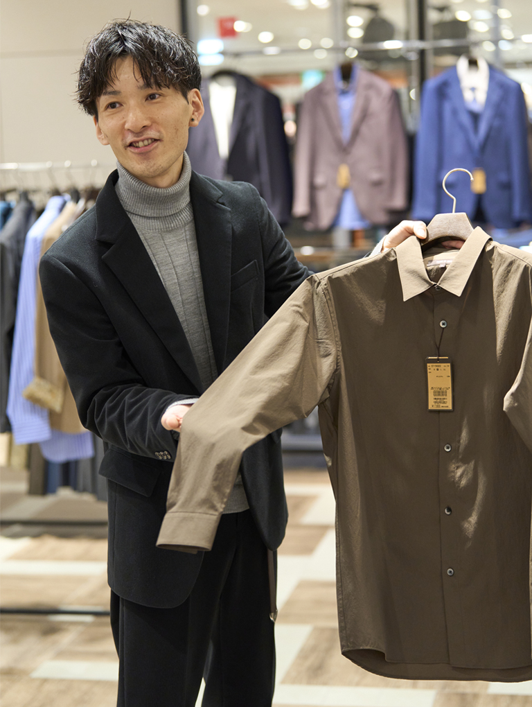 インナーには、汗を素早く吸収・拡散する人気アイテム『37.5℃シャツ』がおすすめです。1枚持っていたら重宝すること間違いなし！