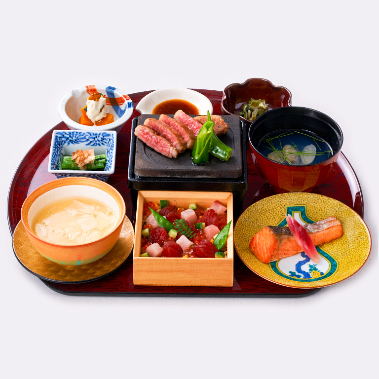 〈鮪花壇〉本鮪のばらちらし 国産牛の石焼き御膳