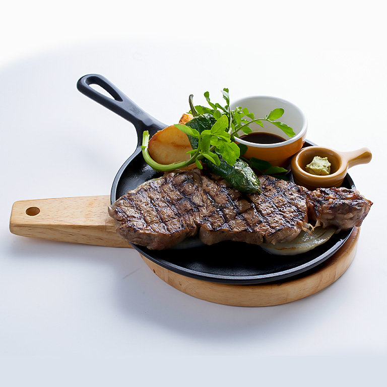 〈つばめグリル〉くまもとあか牛のサーロインステーキ