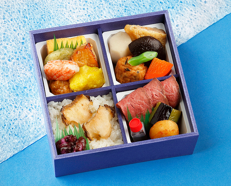 〈なだ万厨房〉ローストビーフと鮑ごはんのお弁当