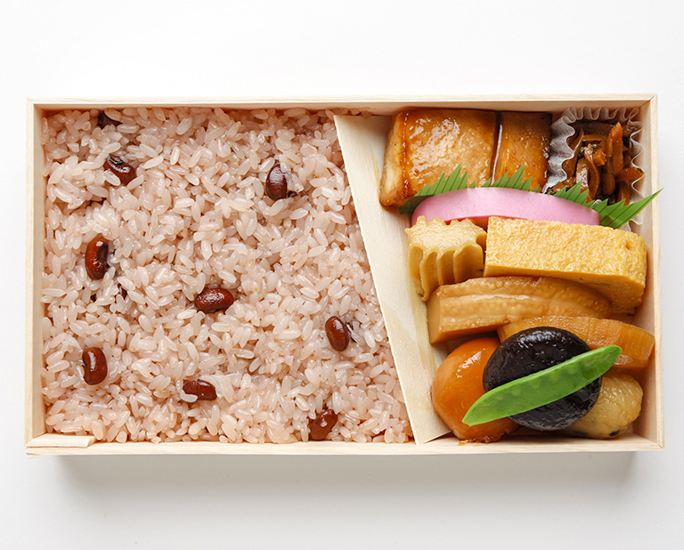 〈日本橋弁松総本店〉赤詰弁当