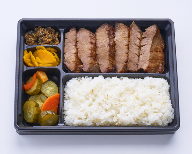 〈牛たん かねざき〉厚切り牛たんステーキ弁当
