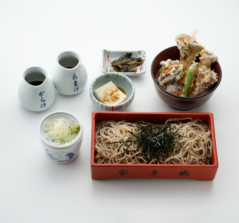 〈永坂更科〉きのこ天丼