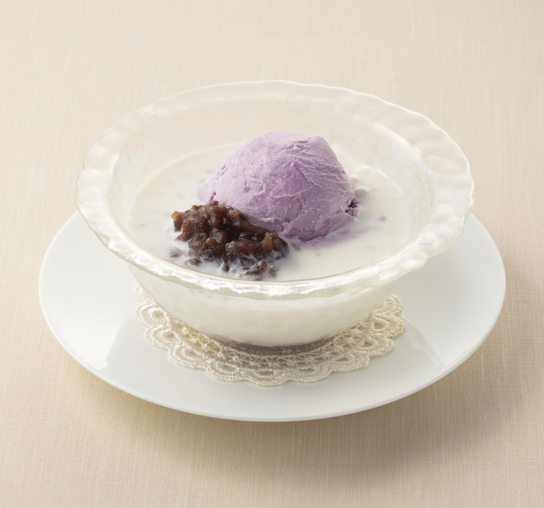 〈銀座アスター〉小豆とタピオカのココナッツミルク 紫芋アイス添え
