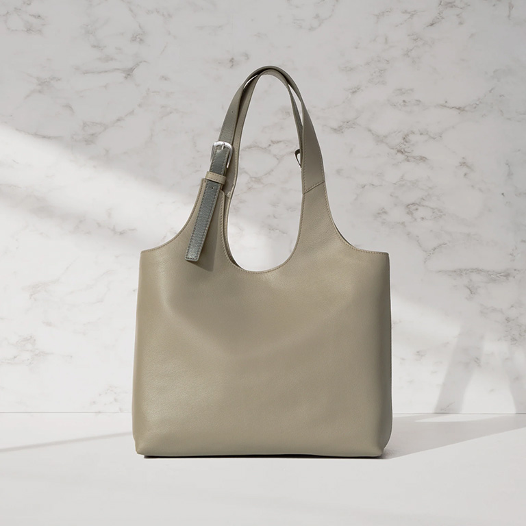 〈マザーハウス〉