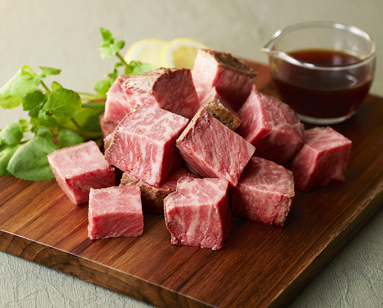 〈ポール・ボキューズ デリ〉希少部位トモサンカクの贅沢しっとりローストビーフパヴェ仕立て