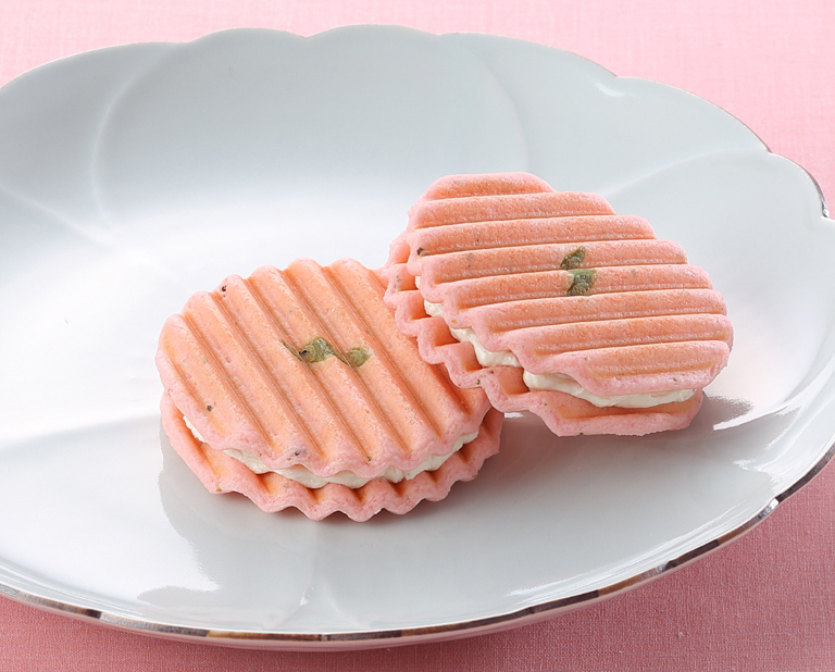 〈宗家 源吉兆庵〉桜ヴァッフェル