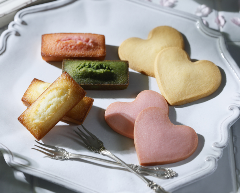 〈アンリ・シャルパンティエ〉さくらえん