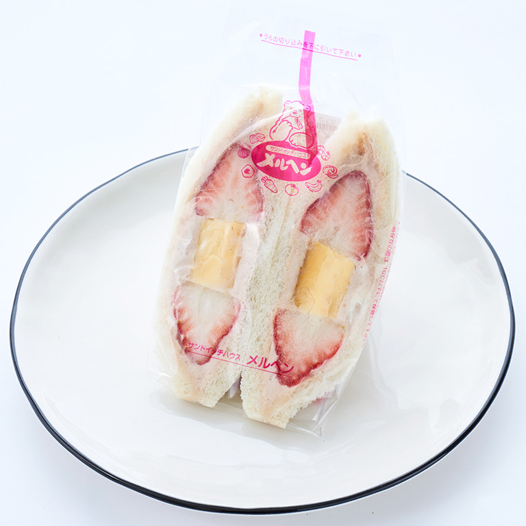 〈メルヘン〉苺とプリンのショコラクリーム