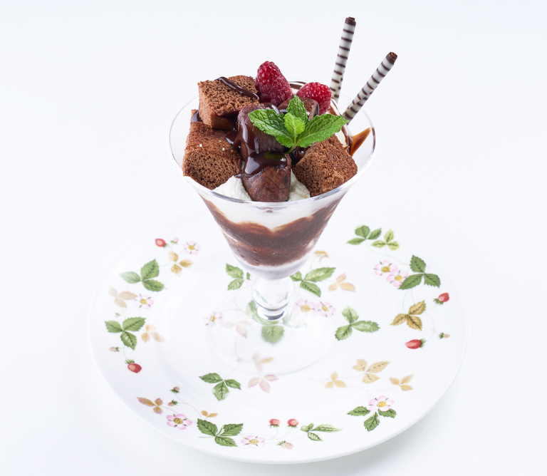 〈カフェ英国屋〉渋皮マロンのチョコレートパフェ
