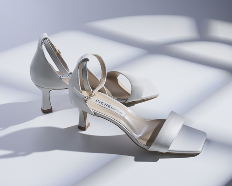sandals_buyers_selection_dummy_01.jpg
