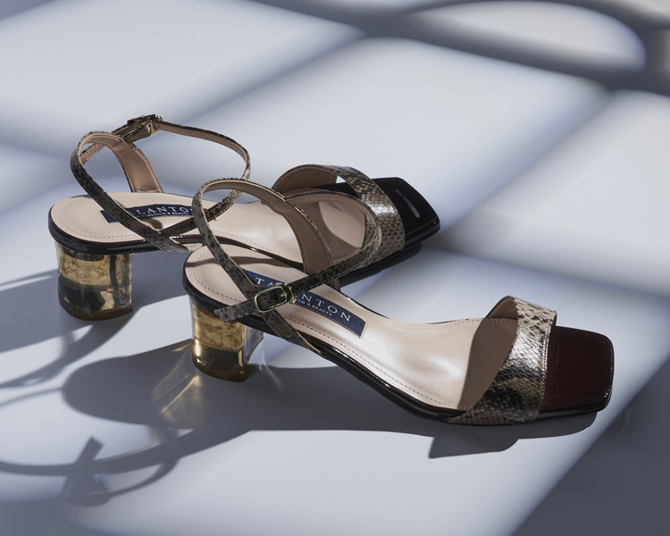 sandals_buyers_selection_dummy_01.jpg