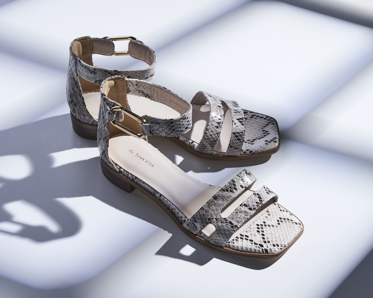 sandals_buyers_selection_dummy_01.jpg
