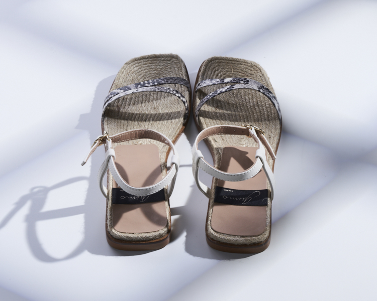 sandals_buyers_selection_dummy_01.jpg