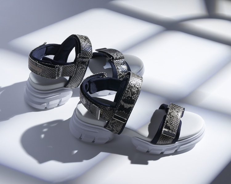 sandals_buyers_selection_dummy_01.jpg