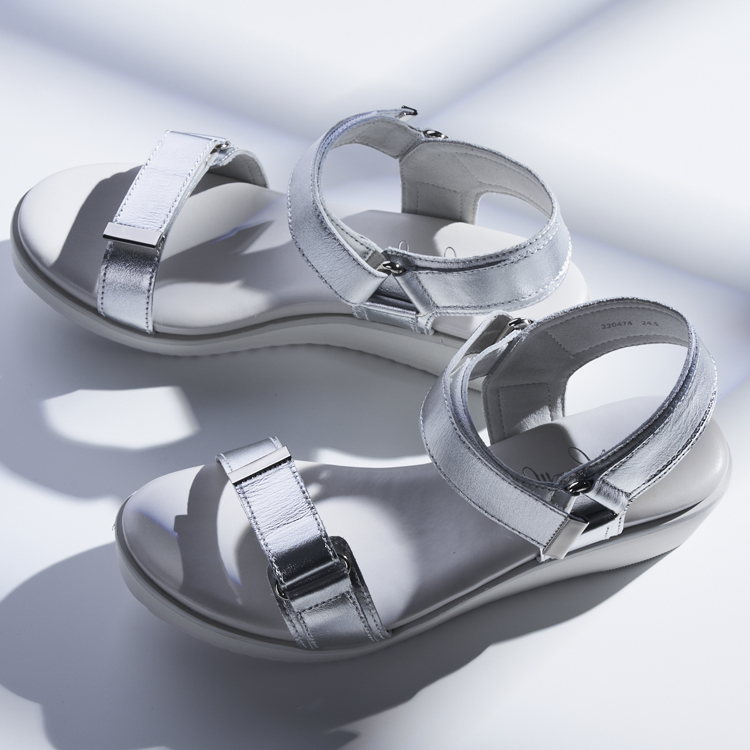 sandals_buyers_selection_dummy_01.jpg