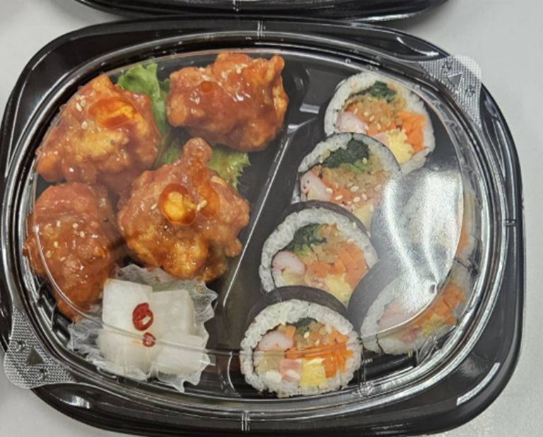ハーフ＆ハーフ(7種具材のキンパ&ヤンニャムチキン)