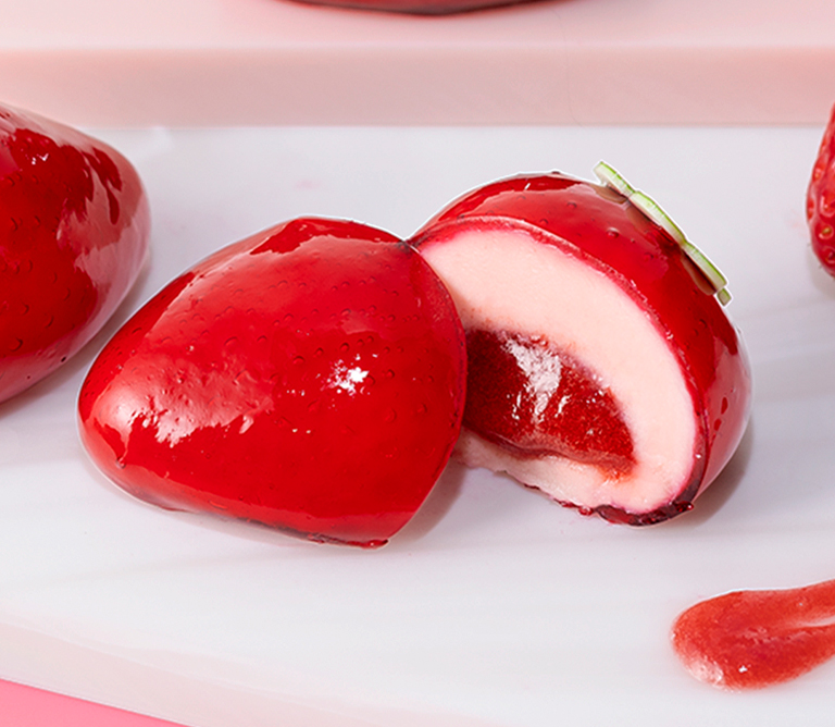 〈バターステイツby銀のぶどう〉「ストロベリーシーズン」あまおうソースとろける苺の生ショコラケーキ